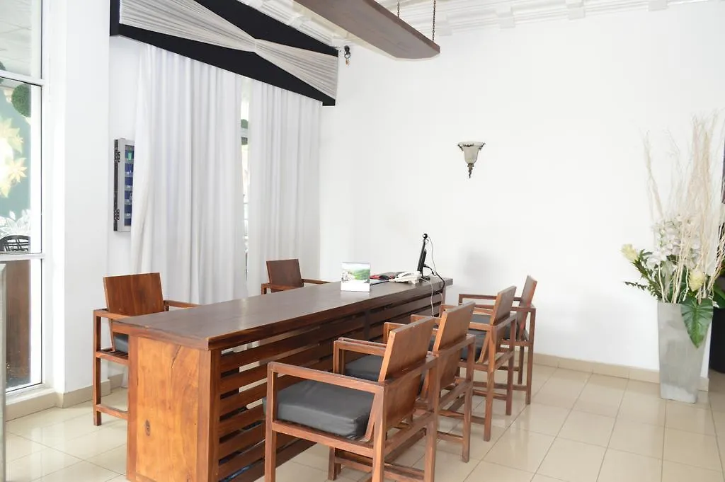 Silva'S Beach Hotel Negombo